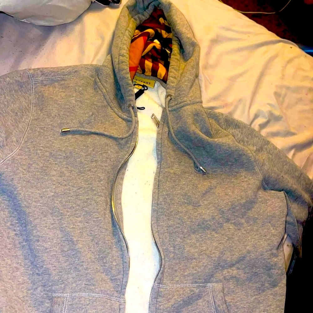 Men Cotton Burberry zip up hoodie.